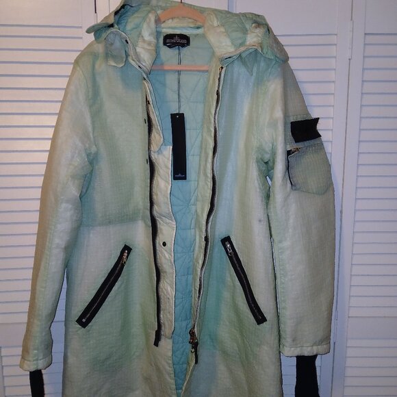 Women's Jacket - Picture 1 of 3